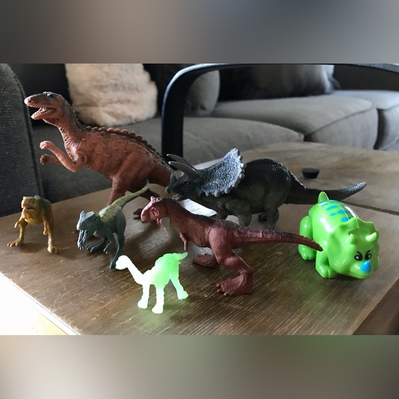 2/$10 Lot Vinyl Toy Dinosaurs Plastic Tyrannosaurus Rex Triceratops Dinos Toys - Picture 2 of 9